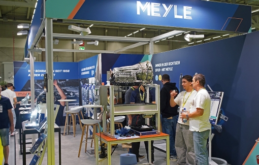 Le remplacement de l'huile de boîte de vitesses, un secteur d'activité lucratif